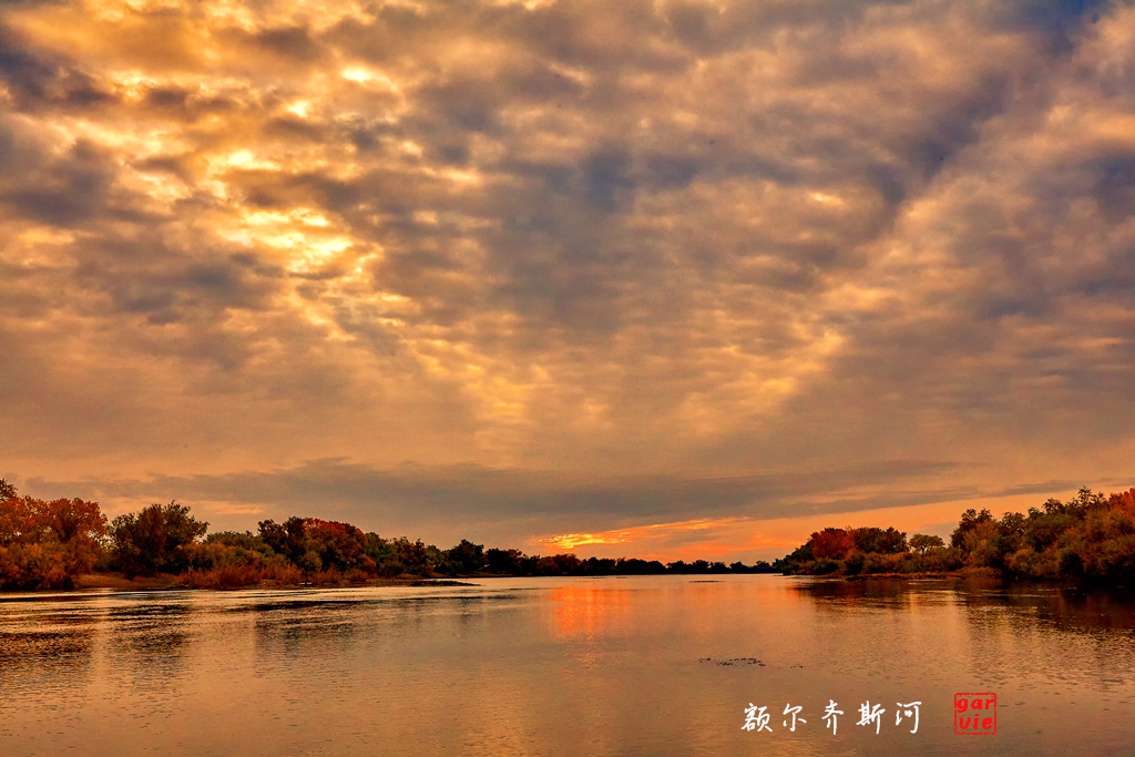 布尔津到可可托海的路上 16.jpg